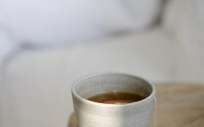 What is the flavor profile of Wuyi Yancha Tea?