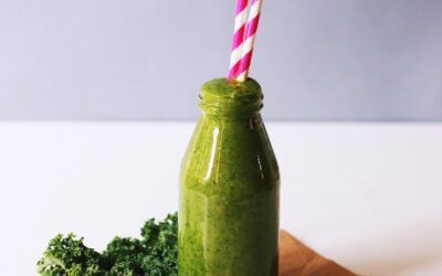 How to make a green smoothie with coconut milk?