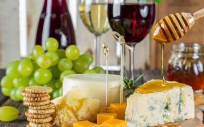 How can I pair Syrah/Shiraz wine with cheese?