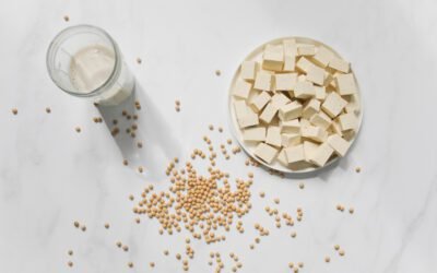 What are the risks of drinking raw milk?
