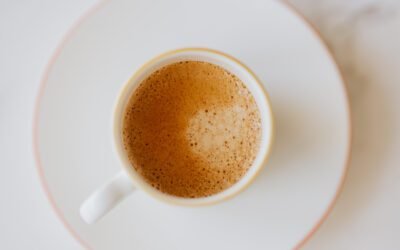 How is eggnog traditionally served and enjoyed?