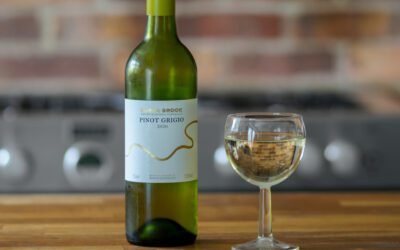 What are some popular Pinot Grigio wine brands?
