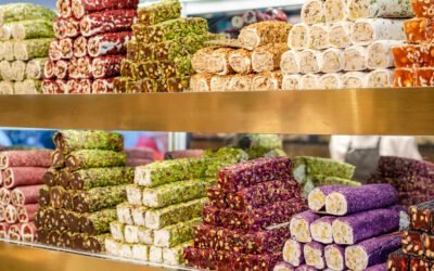 How is viili traditionally consumed in different cultures?