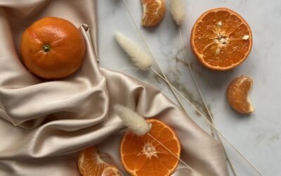 How does kashk taste, and what are its flavor profiles?