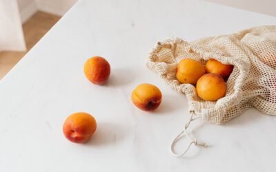 How can kefyras be incorporated into a vegan or dairy-free diet?